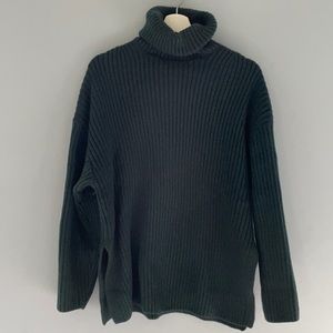 H&M Dark Teal Turtleneck - small